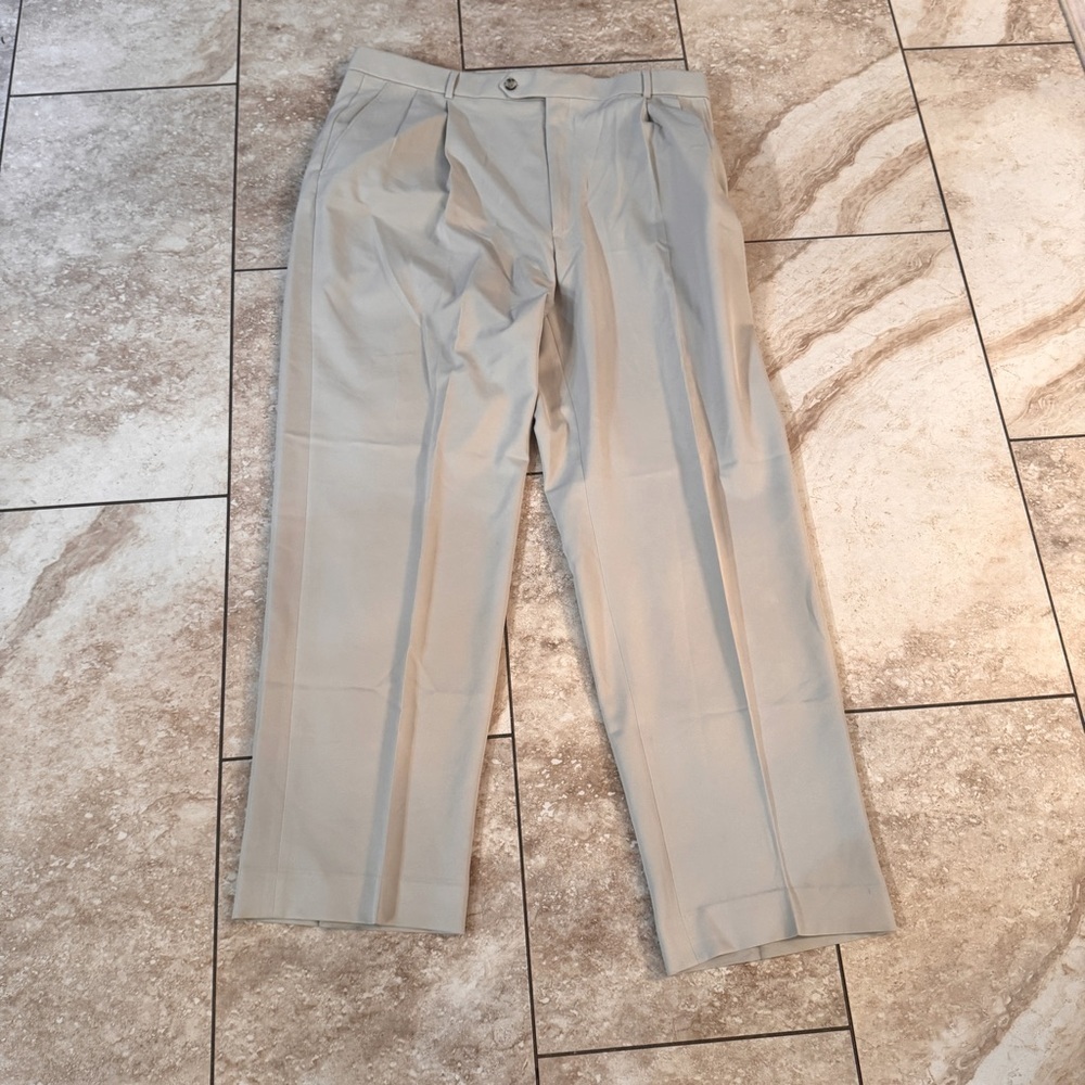 Ballin cream color Polyester Micro-fiber dress pants Excellent condition to me